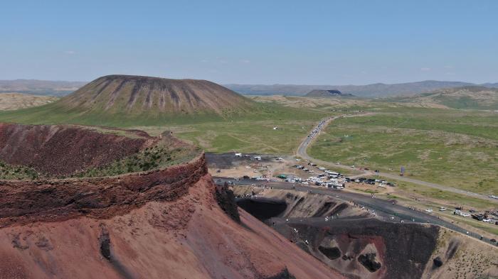 夏日的乌兰哈达火山群