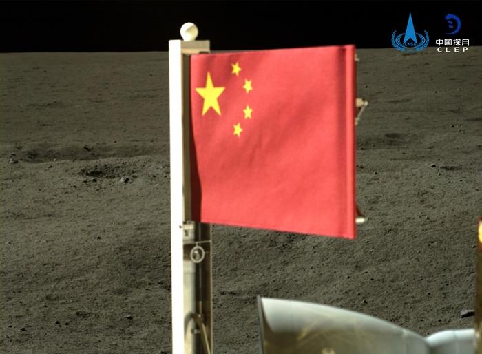 中国首次在月球背面独立动态展示五星红旗