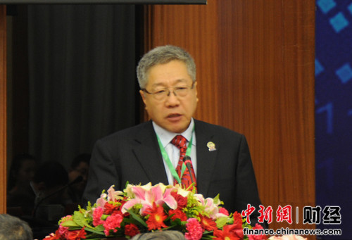 郑秉文:2011年城镇基本养老保险基金结余几乎为零