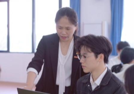 张敏：为测绘学子点亮职业灯塔