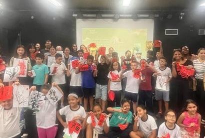 巴西圣保罗小学生国际中文日体验“汉字之美”