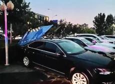 法治在线丨大风卷起围挡砸坏车谁来赔？法院判了